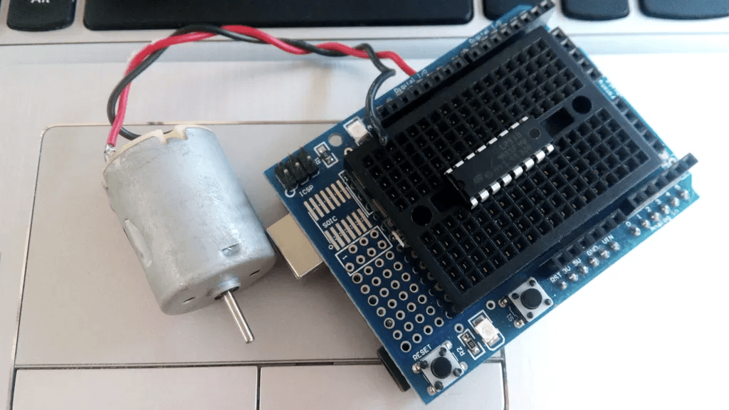 Capa de Driver de motor L293D - Tutorial Arduino