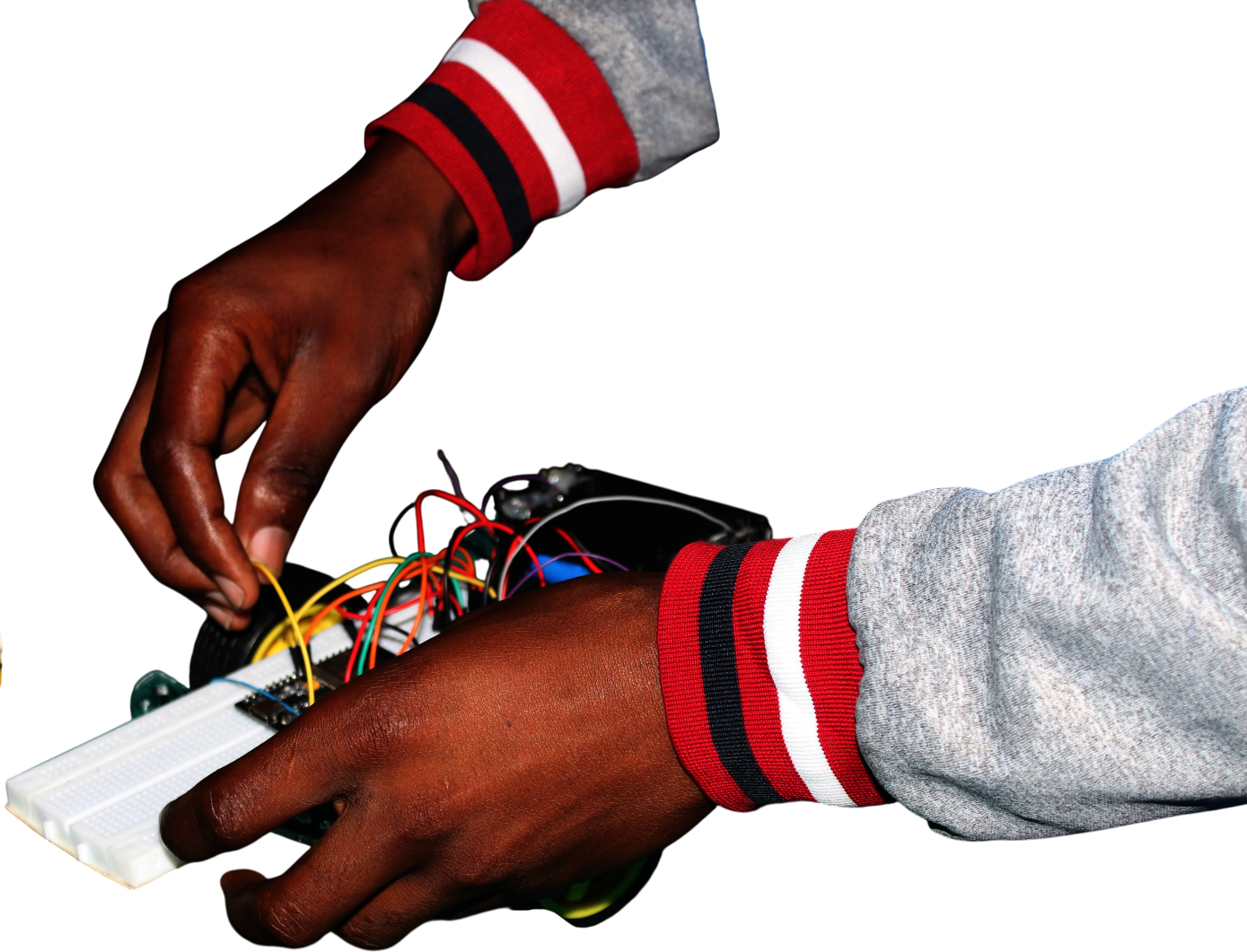 Imagem frontal de Edinel operando robô